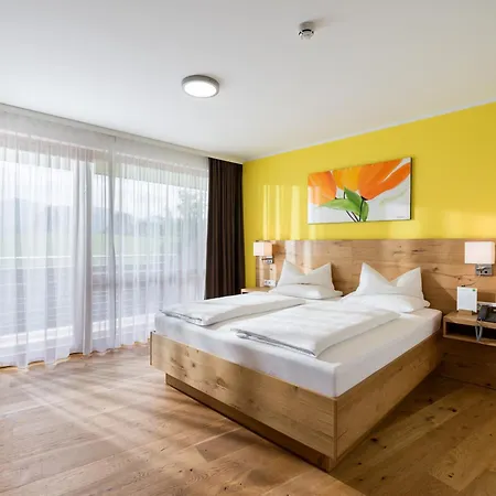 Das Sieben - Adults Only 4*