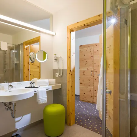 Sieben - Adults Only